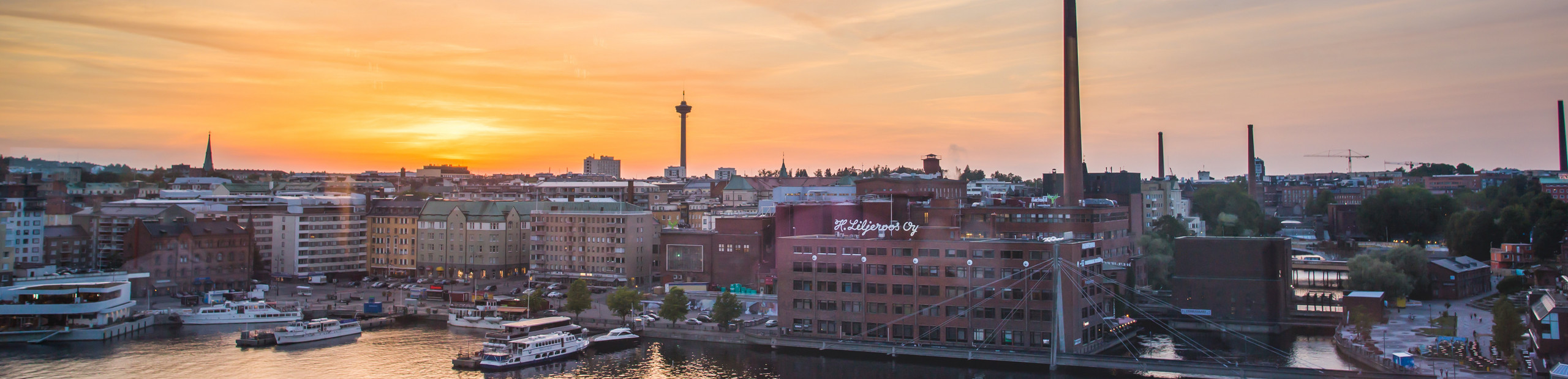 Sunset over Laukontori (credit_Visit_Tampere-Laura_Vanzo)