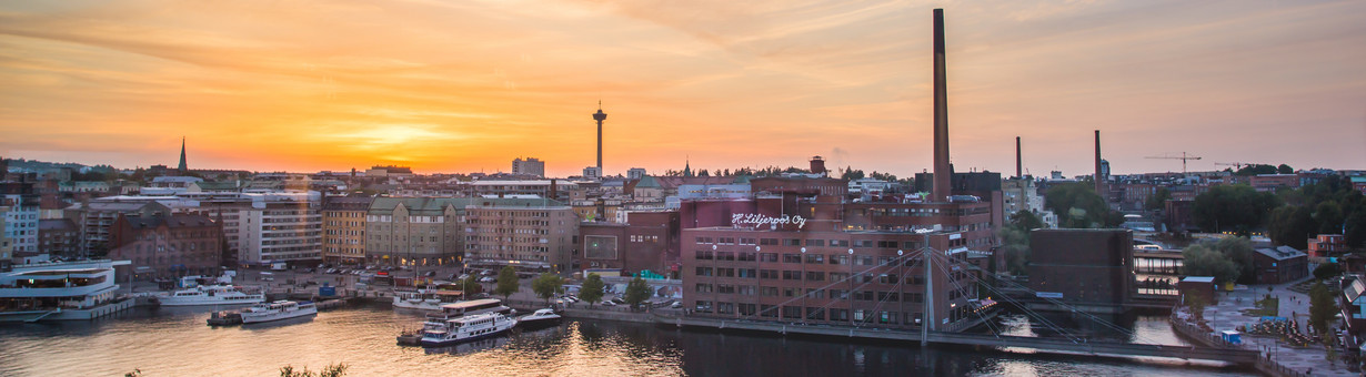 Sunset over Laukontori (credit_Visit_Tampere-Laura_Vanzo)