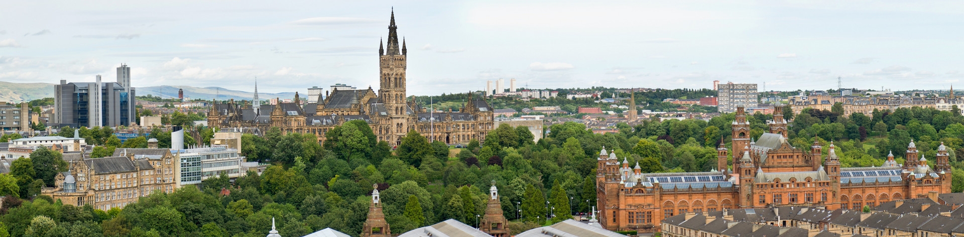 University of Glasgow surrounded by a park and Kelvingrove Museum.